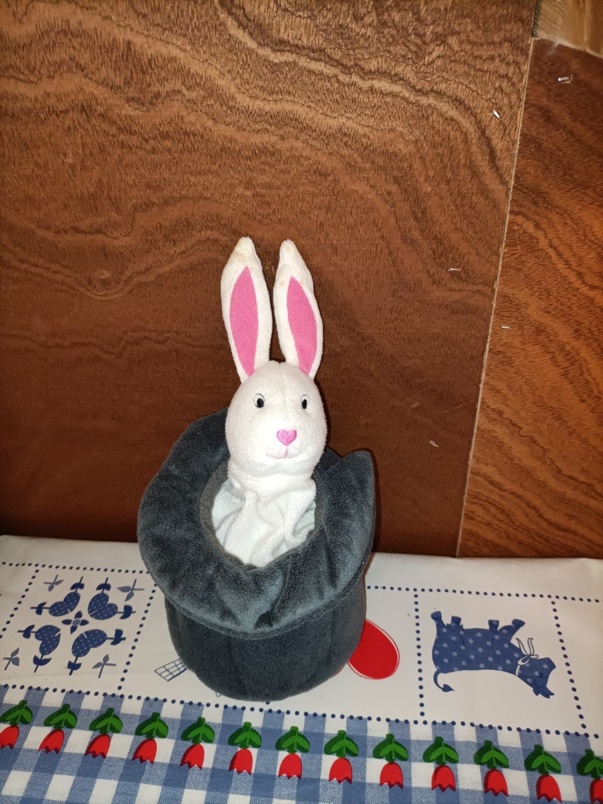 Ikea konijn in de hoed knuffel met liedje, Ophalen of Verzenden, Zo goed als nieuw, Konijn
