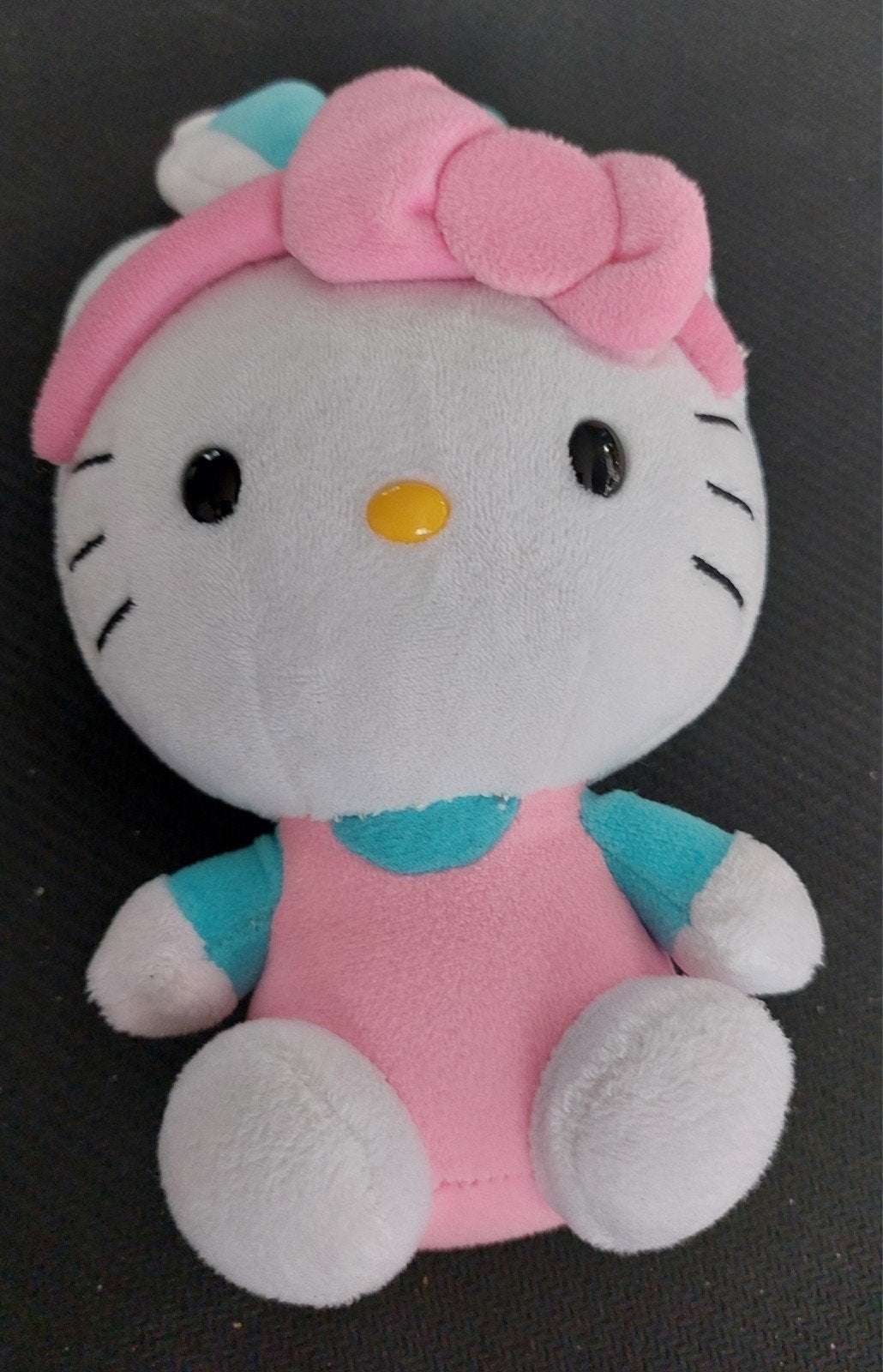 Schattige Hello Kitty knuffel - Roze en blauw, Kinderen en Baby's, Overige typen, Ophalen of Verzenden, Zo goed als nieuw, Roze