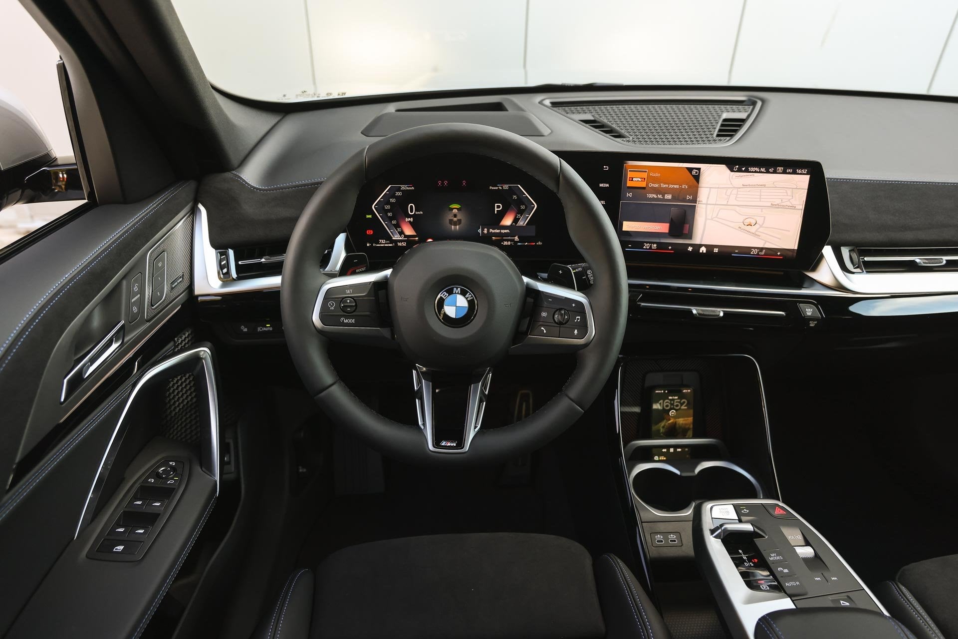 BMW X1 xDrive23i M Sport Automaat / Panoramadak / Trekhaak /, Auto's, 4 cilinders, Met garantie (alle), Bedrijf, 204 pk