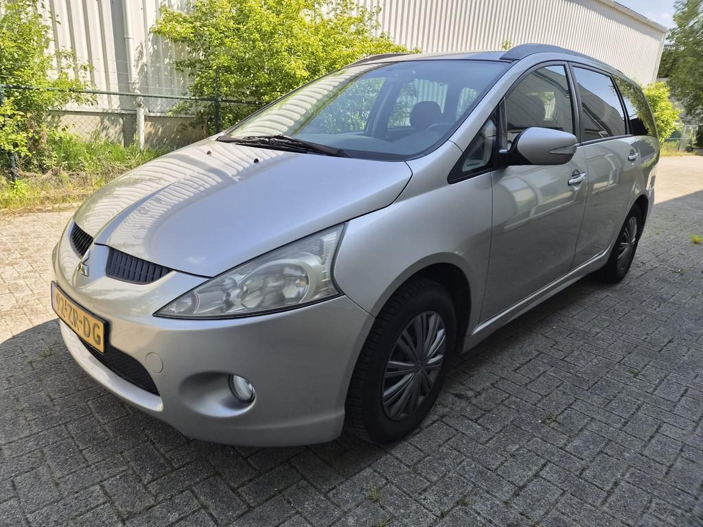 Mitsubishi Grandis 2.4-16V InSport Trekhaak Automaat 7 perso, Auto's, Mitsubishi, Bedrijf, Te koop, Grandis, ABS, Airbags, Airconditioning