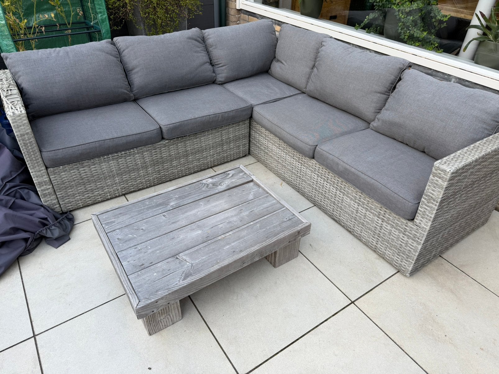 Hoek wicker Loungeset incl hoes - Mag voor klein prijsje weg, Ophalen, 5 zitplaatsen, Gebruikt, Loungeset