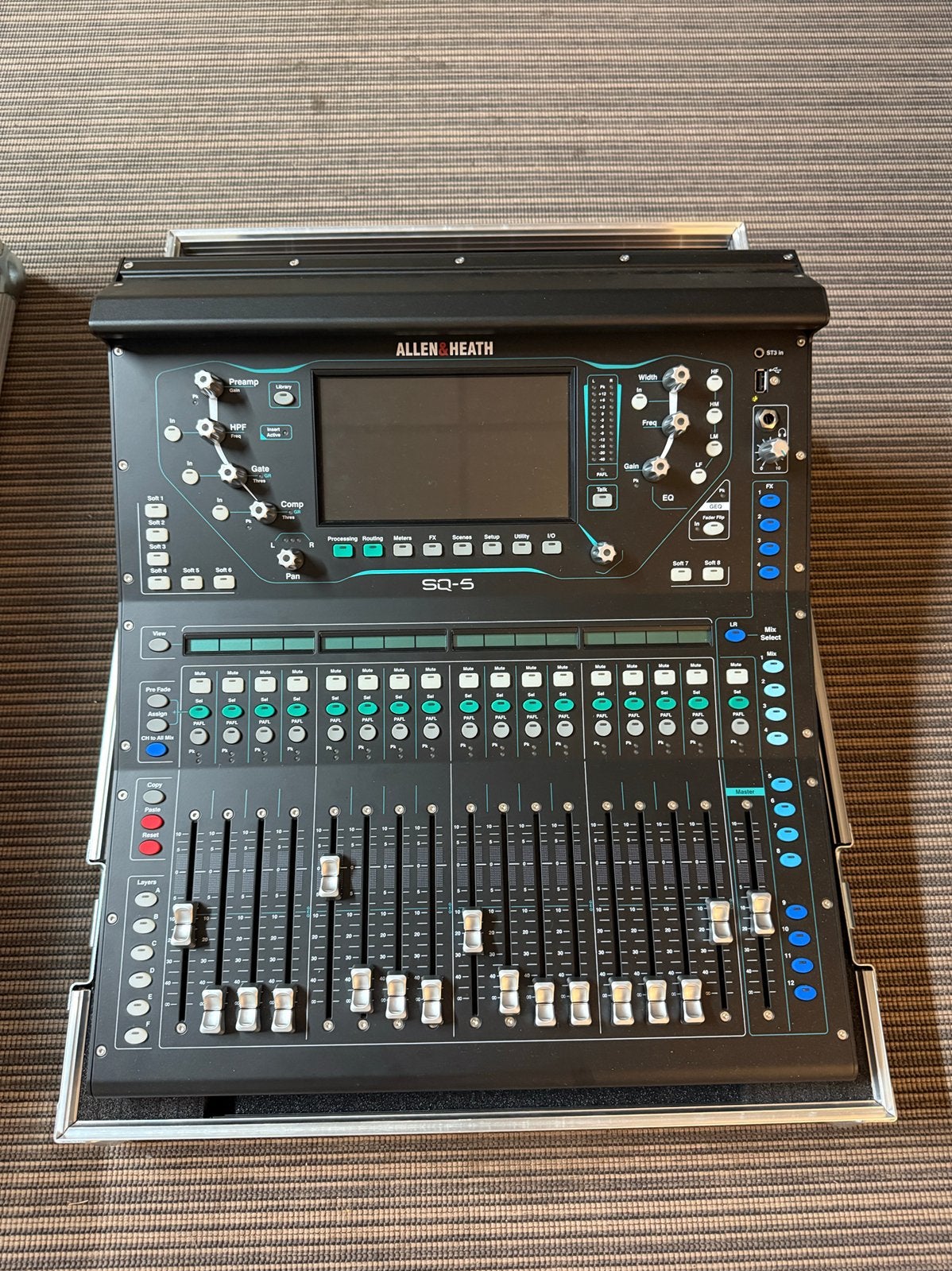 Allen & Heath SQ-5 + DX168 + Flightcase + CAT | Nieuwstaat, Ophalen, Zo goed als nieuw, 10 tot 20 kanalen
