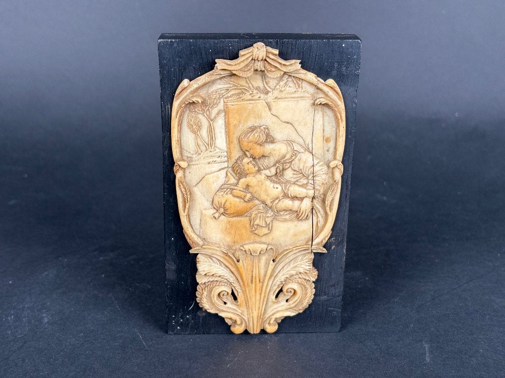 Antiek gesneden reliëf — moeder met kind, ivoor 18e eeuw, Antiek en Kunst, Ophalen of Verzenden