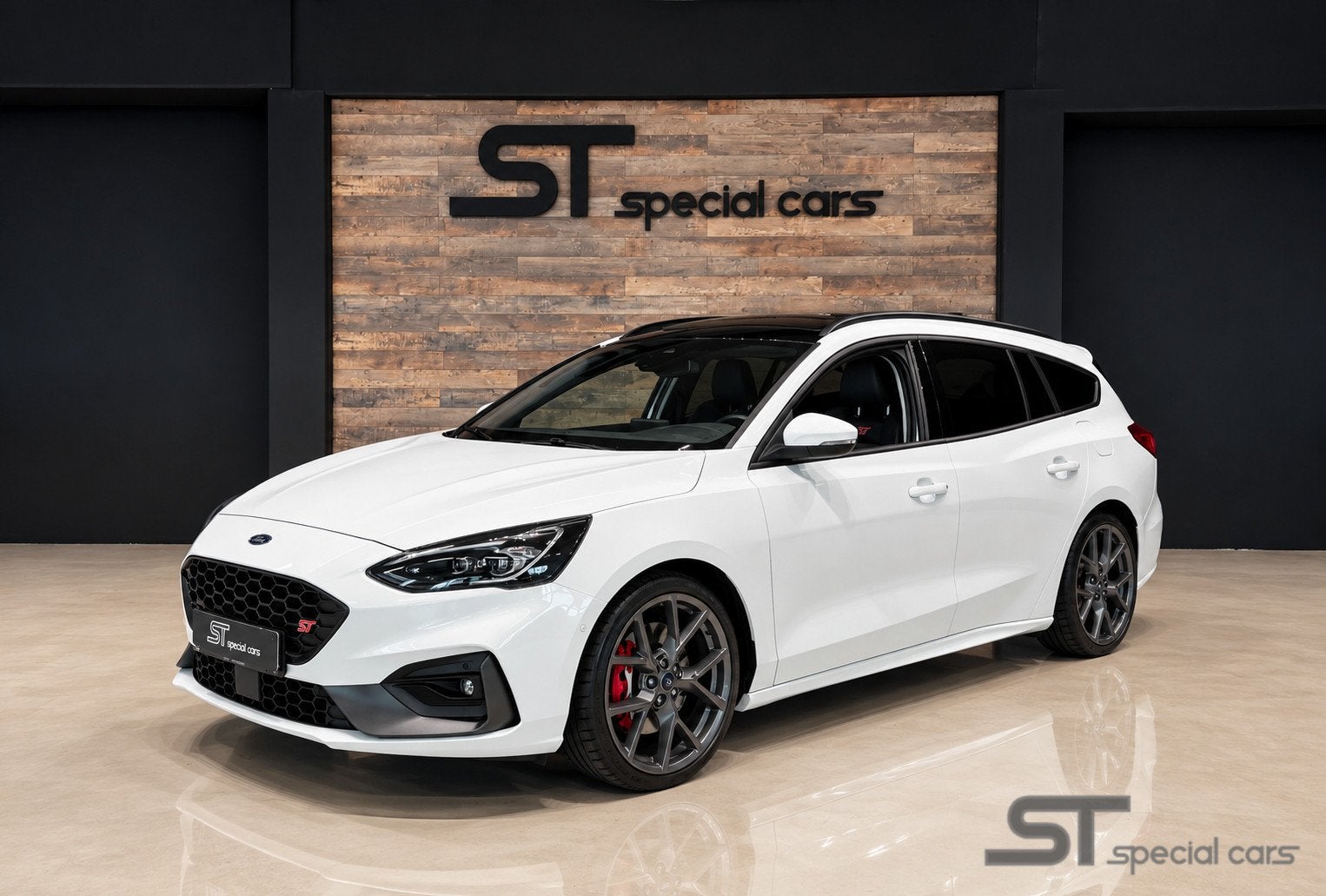 Ford Focus Wagon 2.3 EcoBoost ST-X|Pano|HUP|Performance Pack, Auto's, Dealer onderhouden, Gebruikt, Zwart, 4 cilinders