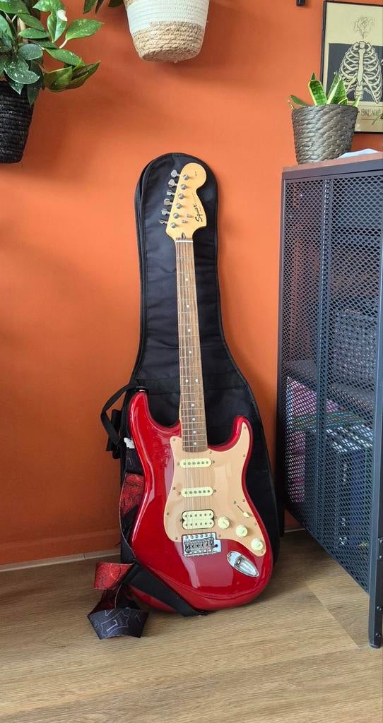 Fender Squier strat - rood - inc Bullet 150 versterker, Ophalen, Fender, Gebruikt, Met versterker