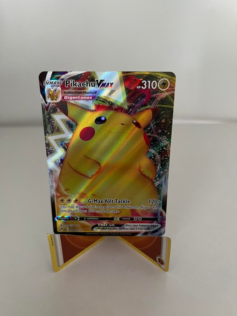 Pikachu V max set vivid voltage, Ophalen of Verzenden, Zo goed als nieuw