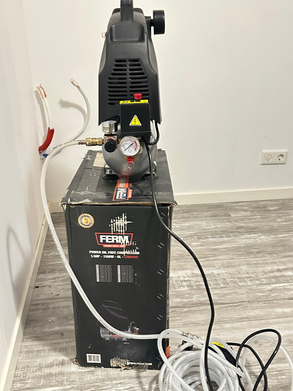 Ferm Power Olievrije Compressor 1.5HP - 1100W - 6L, Ophalen, 10 bar of meer, Zo goed als nieuw, Minder dan 200 liter/min