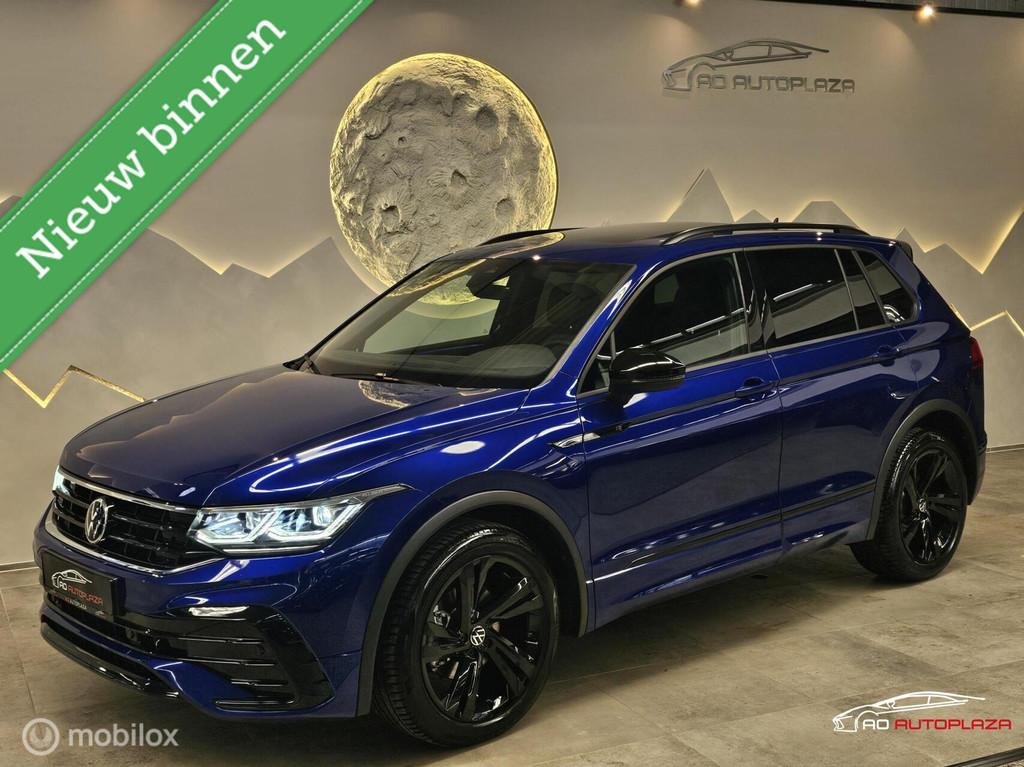 Volkswagen Tiguan 1.5 TSI R-Line Panorama/Lapiz Blue/Black S, 15 km/l, 1498 cc, Zwart, 4 cilinders