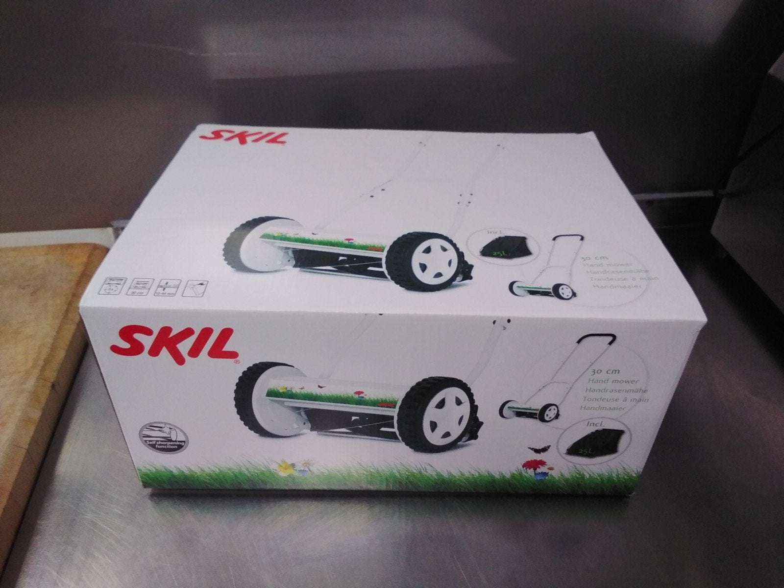 Handgrasmaaier merk Skil nieuw in doos,
De conditie is nieuw, Tuin en Terras, Ophalen of Verzenden, Nieuw