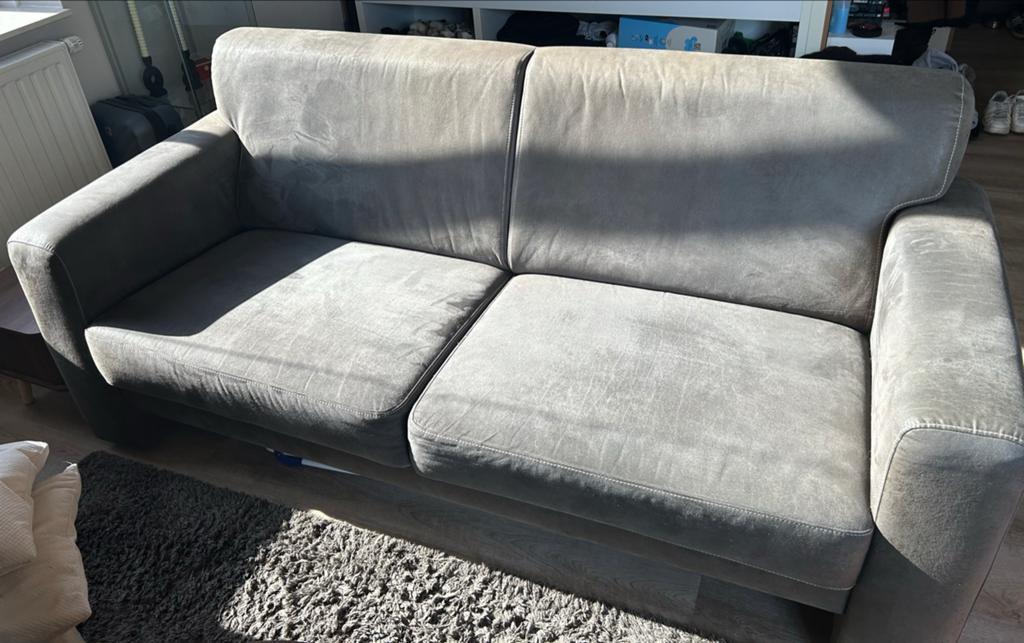 Complete inboedel: bank, tv-meubel, bijzettafels, vitrinekas, Ophalen