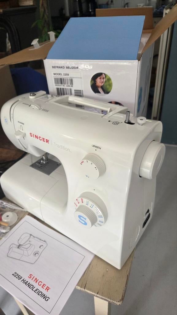 Nieuw in doos  Singer Tradition F2259, Ophalen, Nieuw, Naaimachine, Singer