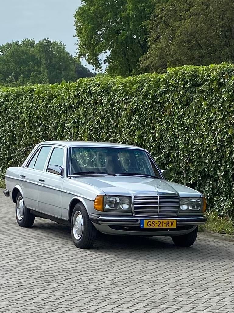 Mercedes-Benz 200-Serie 2.3 230 E 1981 Grijs, Leder en Stof, 2300 cc, Origineel Nederlands, Overige kleuren
