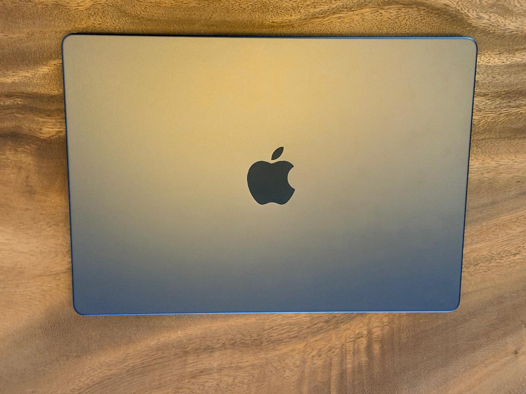 MacBook Pro M3 Pro, Computers en Software, Apple Macbooks, 1 TB of meer, Qwerty, Overige groottes, Zo goed als nieuw