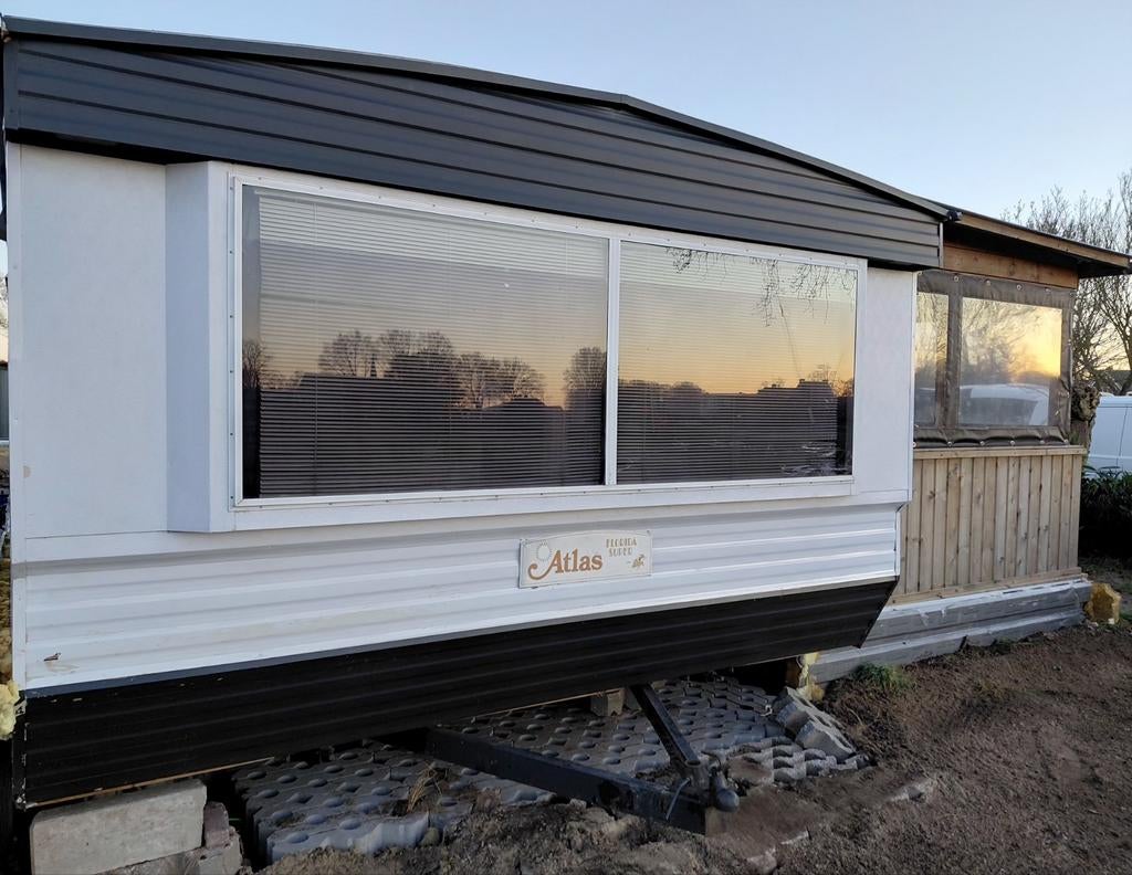 Stacaravan met veranda en eventueel een geisoleerde cotainer, Caravans en Kamperen, Stacaravans