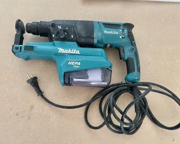 Makita HR 2650 Combihamer / boormachine, 600 watt of meer, Boor- en/of Breekhamer, Ophalen of Verzenden, Zo goed als nieuw