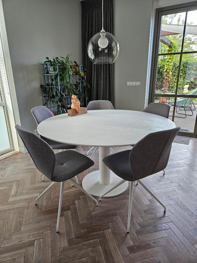Dyyk design witte ronde tafel 140, model Giro, Ophalen, Rond, Zo goed als nieuw, Vijf personen of meer