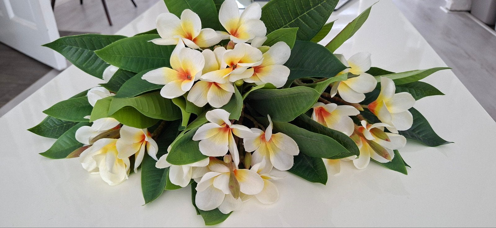 Plumeria Kunstboeket, Huis en Inrichting, Ophalen, Zo goed als nieuw, Kunststof, Boeket