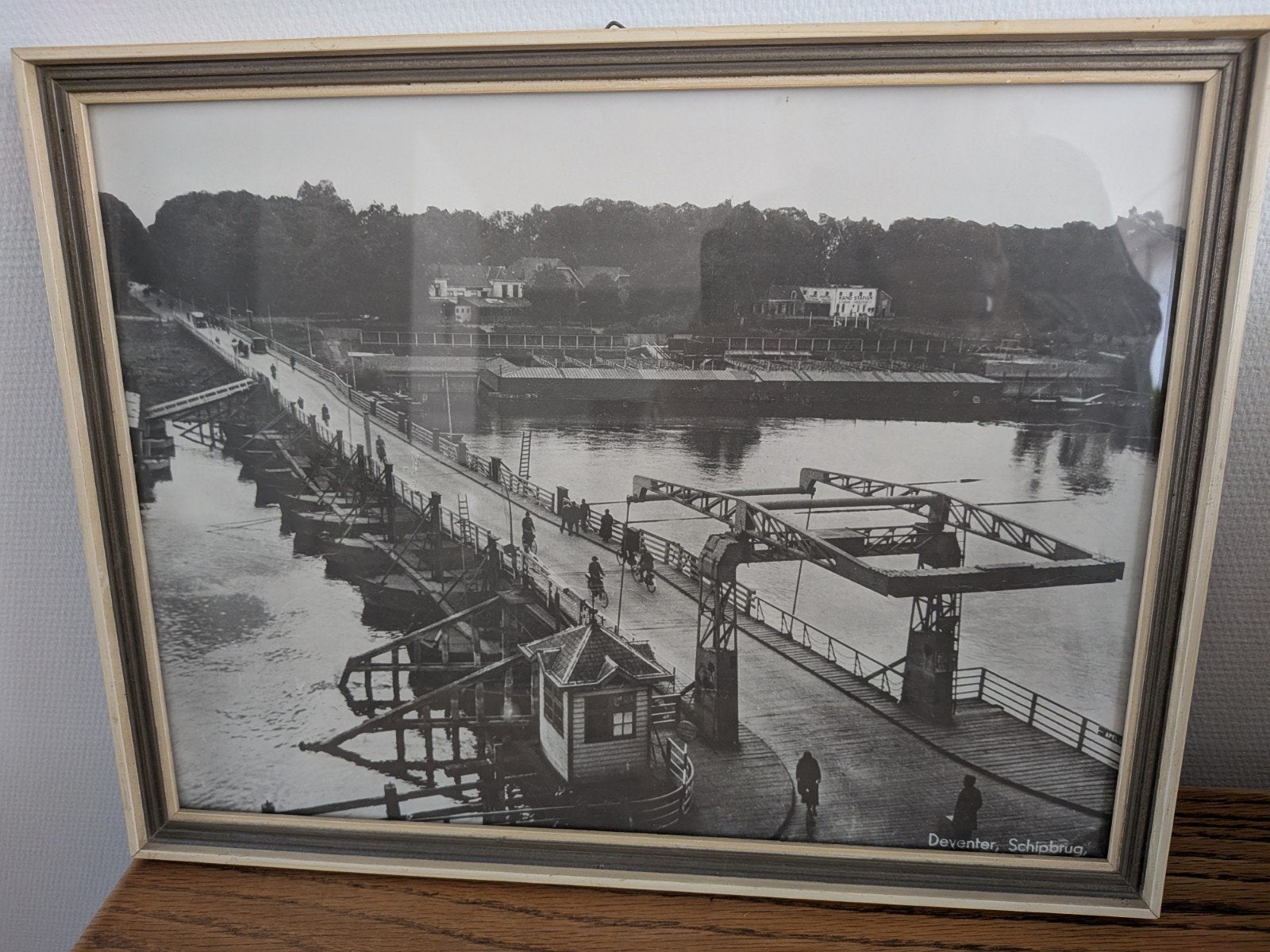 Zwart-wit foto Schipbrug Deventer, Huis en Inrichting, Ophalen, Minder dan 50 cm, Gebruikt, Foto of Poster