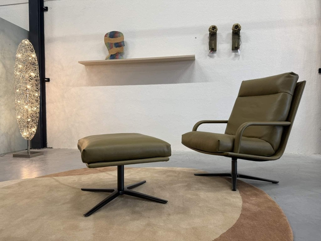 Nieuw Leolux Kudo Two draai fauteuil met poef leer stoel, Leolux, Info@leolux.nl, Nieuw, Ophalen of Verzenden