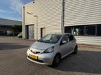 54-RGF-2 kentekencheck: Toyota Aygo, APK en kosten 5 Toyota Aygo 1.0 l 5DRS l 2011 l AIRCO l NIEUWE KOPPELING