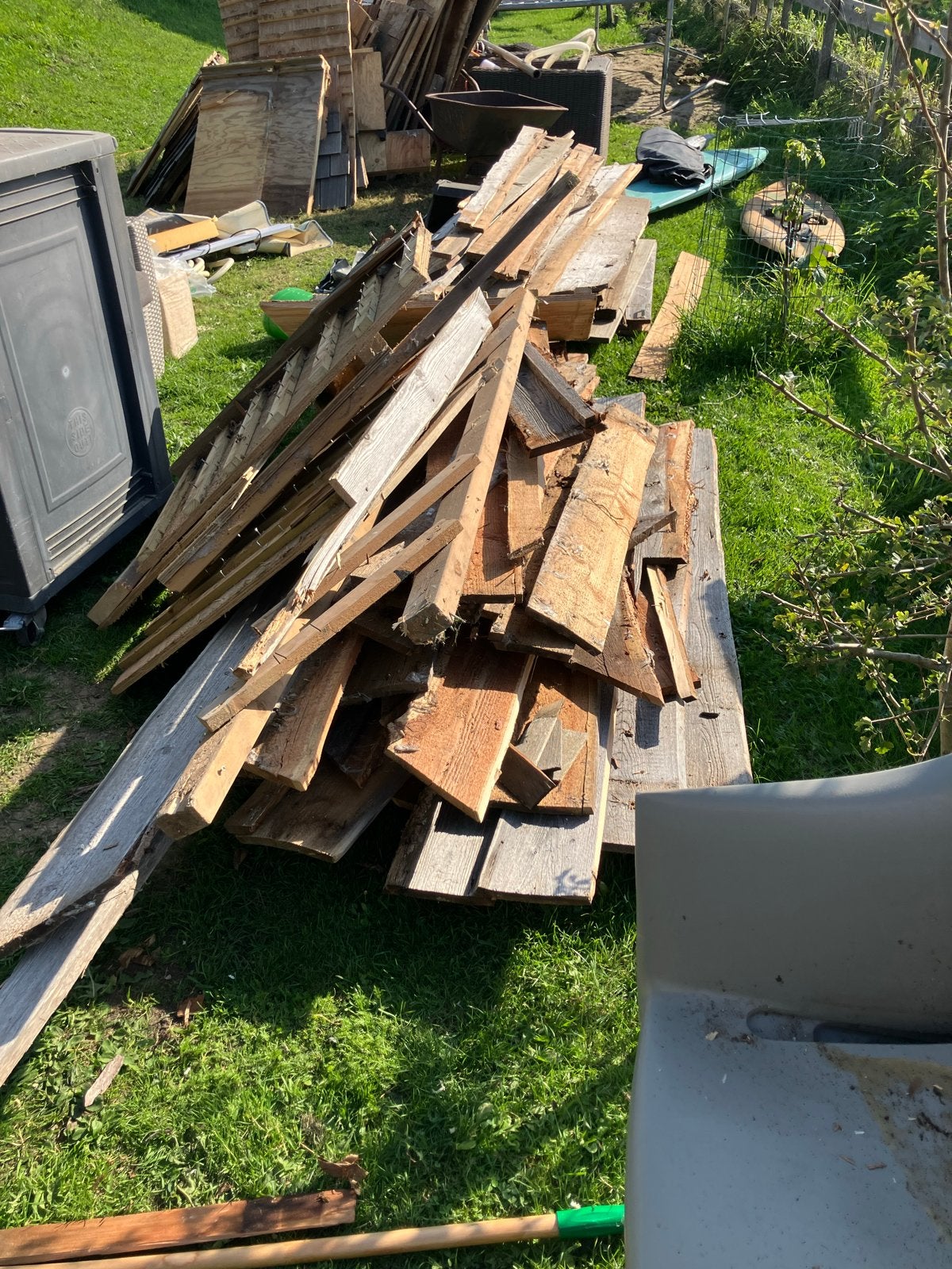 Gratis brandhout: diverse planken en balken, 6 m³ of meer, Ophalen of Verzenden, Overige houtsoorten, Blokken
