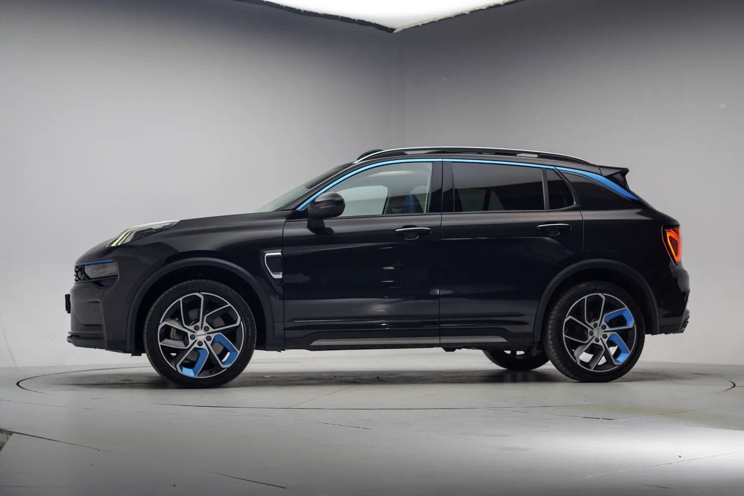 Lynk & Co 01 1.5 PHEV [ Panorama Navi Apple/Android Stoelver, Auto's, Lynk & Co, 179 pk, Zwart, Plug-in hybride, Bedrijf
