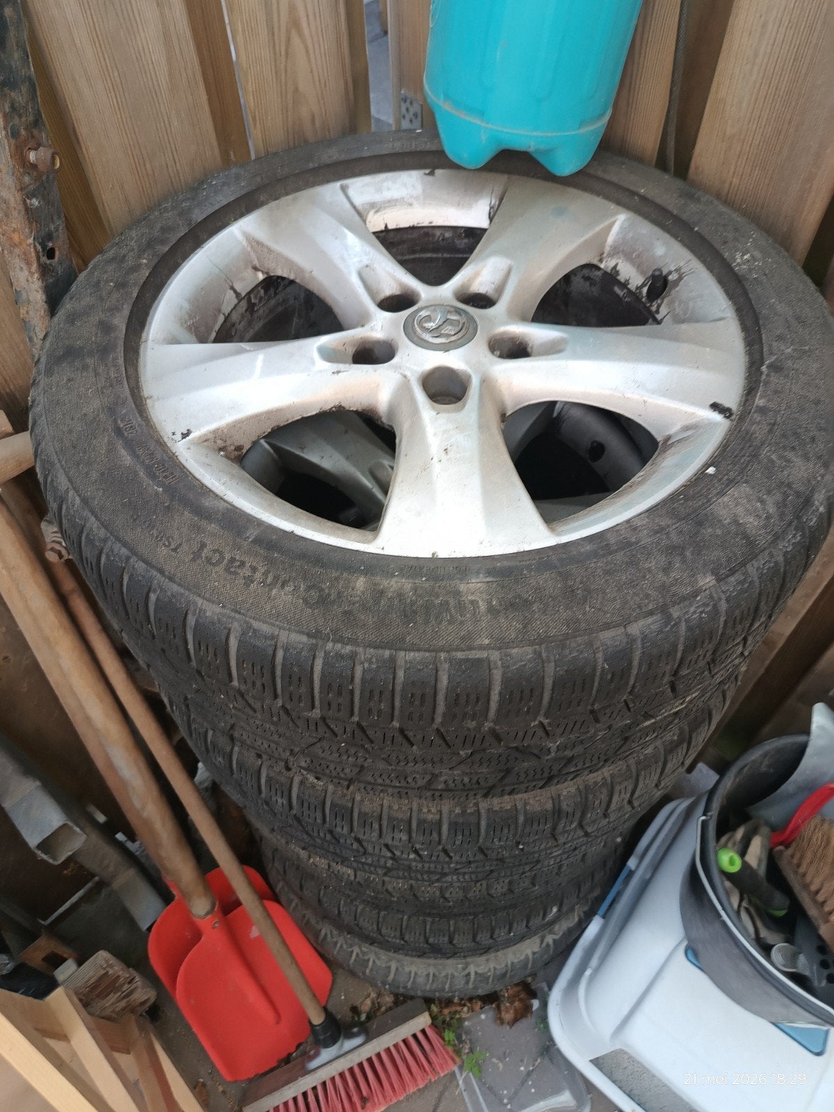17inch Velgen met Continental winterbanden 5x115, Ophalen, 17 inch, 215 mm, Winterbanden