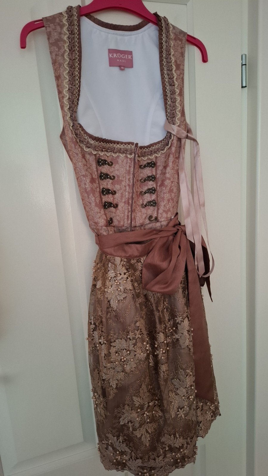 Prachtige Krüger Dirndl - Roze/Bruin met kant en parels, Maat 42/44 (L), Ophalen of Verzenden, Zo goed als nieuw, Knielengte