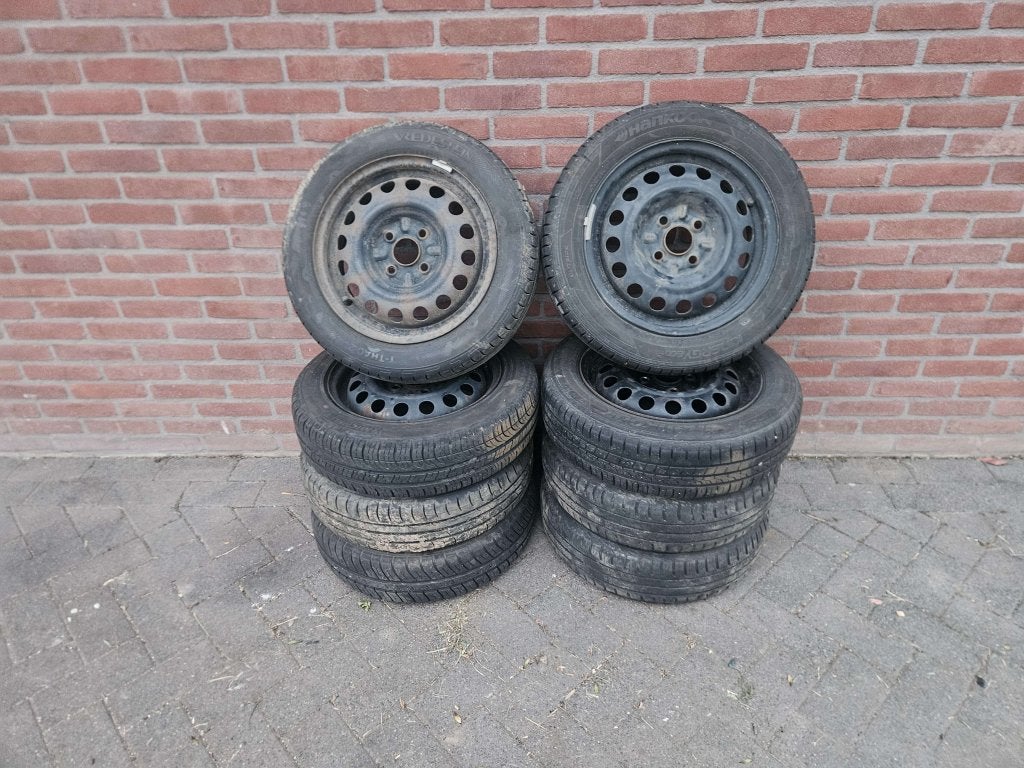 PEUGEOT 107 / CITROËN C1/ TOYOTA AYGO  BANDEN, Gebruikt, Citroën, Niet ingevuld, Achter