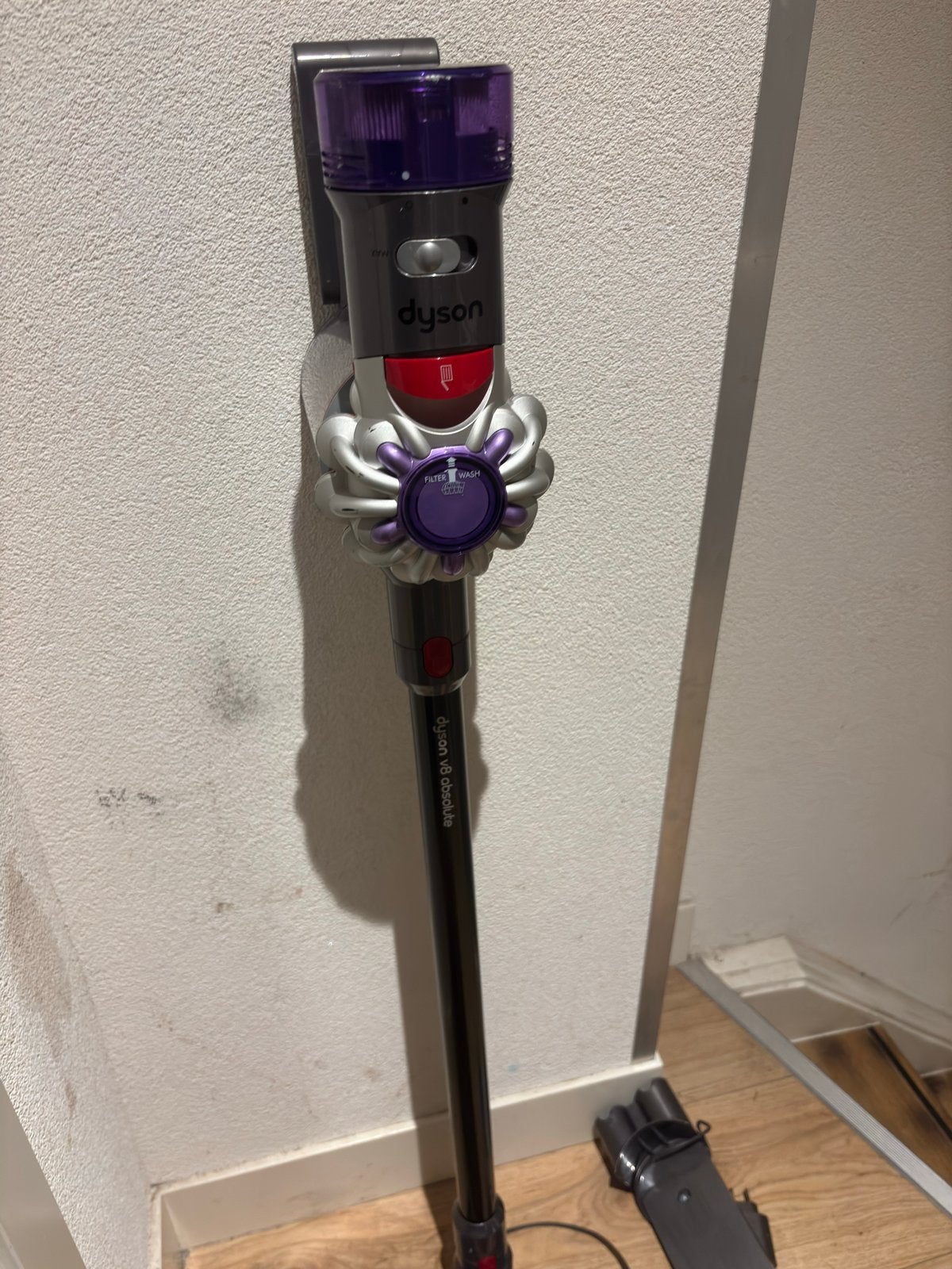 Dyson V8 Absolute - Gebruikt maar volledig functioneel