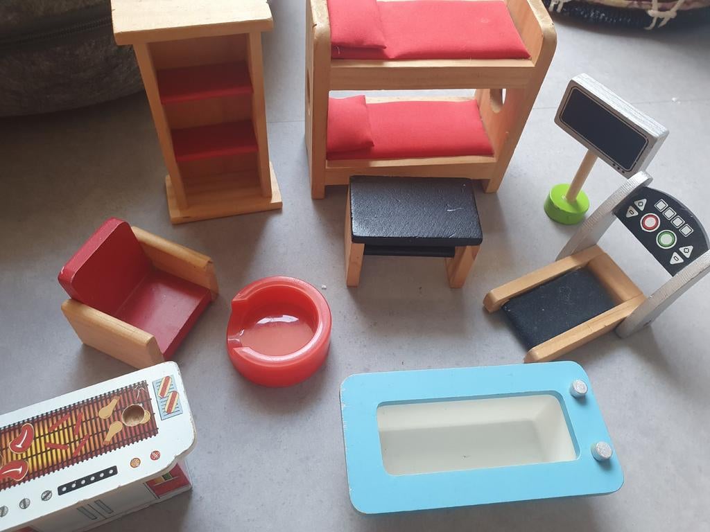 Houten poppenhuis meubels set, Ophalen of Verzenden, Gebruikt, Jongen of Meisje