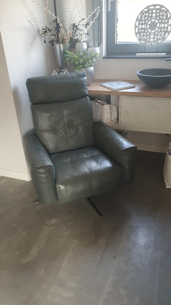Rolf Benz RB50 fauteuil met verhoogde rug in leder., Huis en Inrichting, Fauteuils, Zo goed als nieuw, Leer, Metaal, 50 tot 75 cm