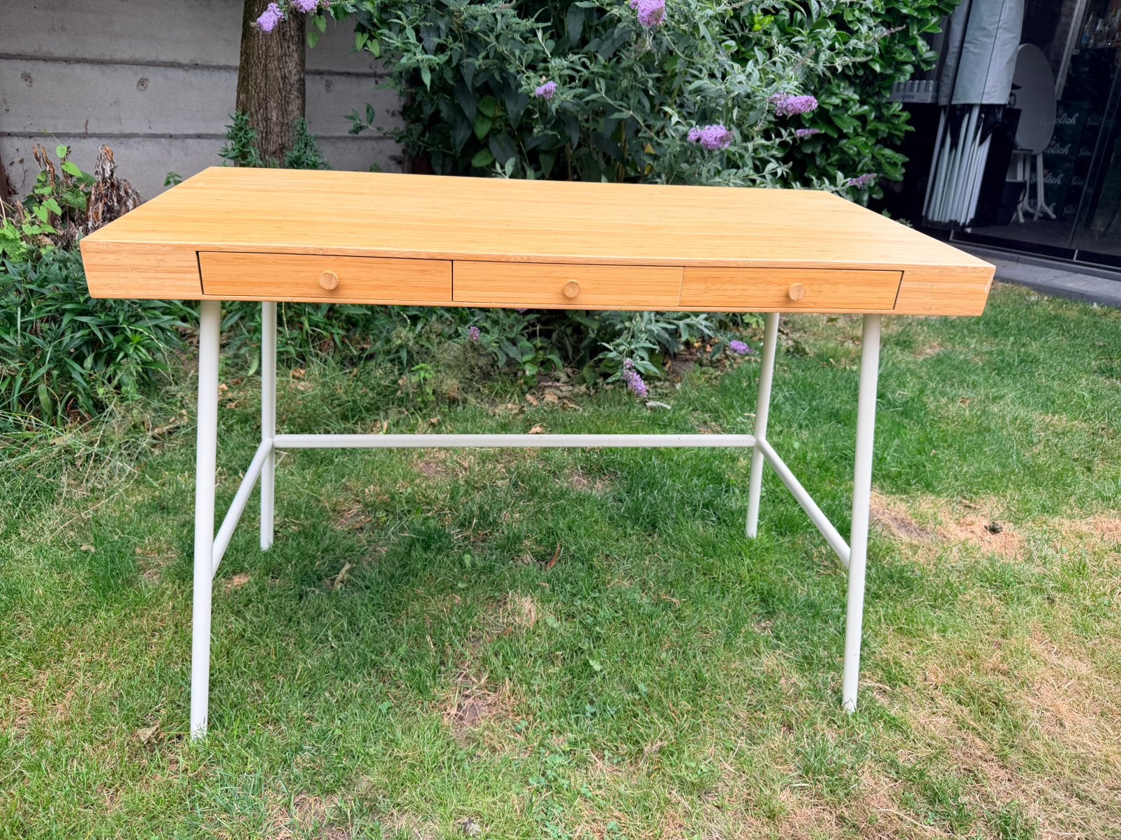 Lillasen strak bamboo met metaal bureau van IKEA., Ophalen, Gebruikt, IKEA, 49 cm