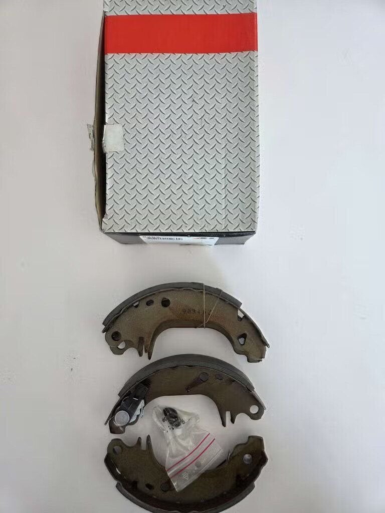 Set Remschoenen Peugeot 106 205 309 Citroen AX Saxo, Citroën, -, -, Nieuw