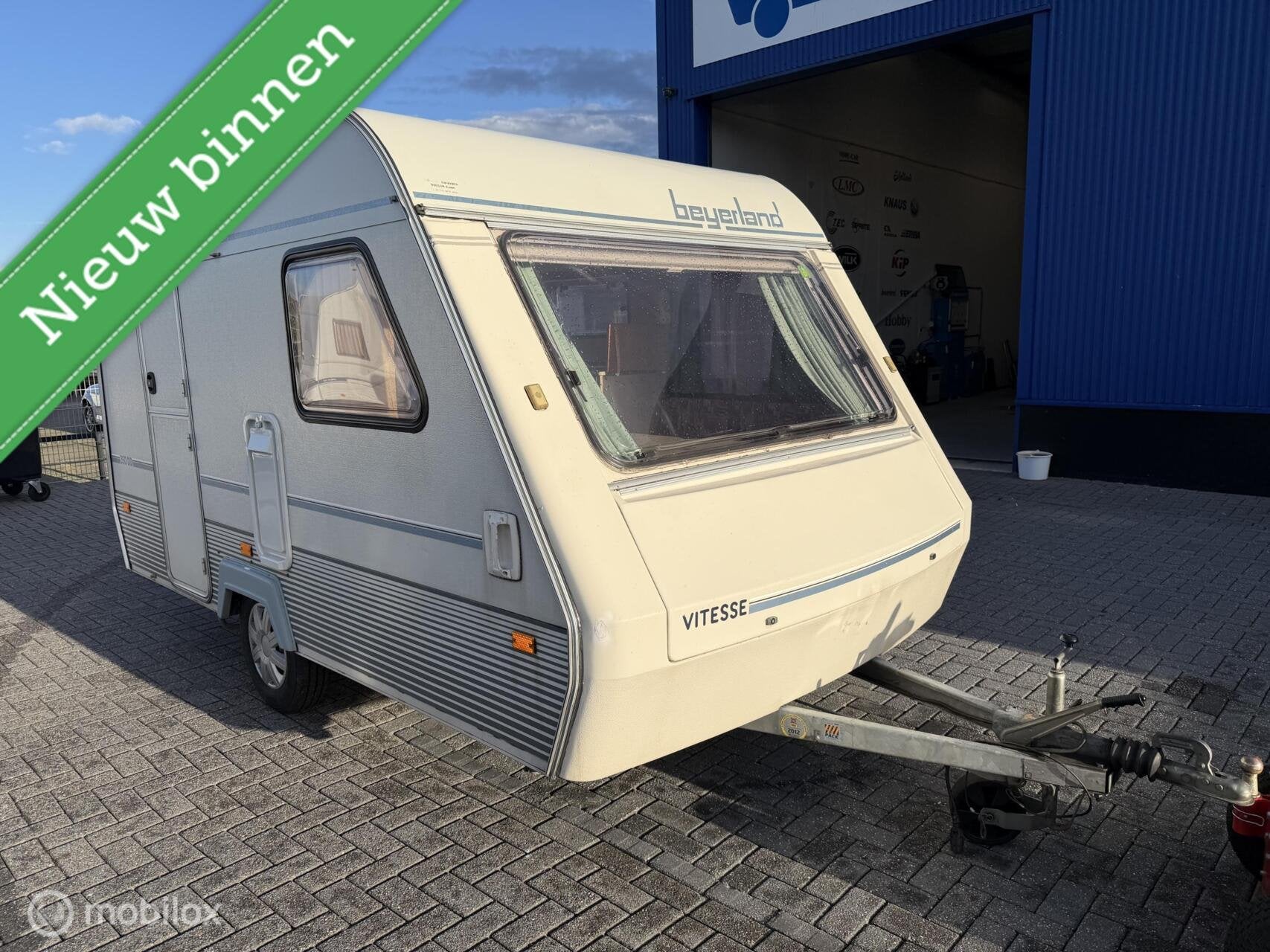 Beyerland 350DD, Overige typen, Bedrijf, Treinzit, Reservewiel