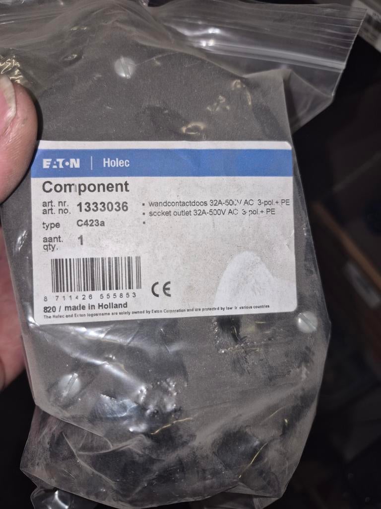 Eaton Holec wandcontactdoos 32A-500V AC 3-polig + PE, Hobby en Vrije tijd, Elektronica-componenten, Ophalen of Verzenden