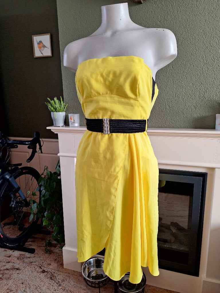Karen Millen jurk geel S 36, Kleding | Dames, Jurken, Karen Millen, Geel, Ophalen of Verzenden, Zo goed als nieuw
