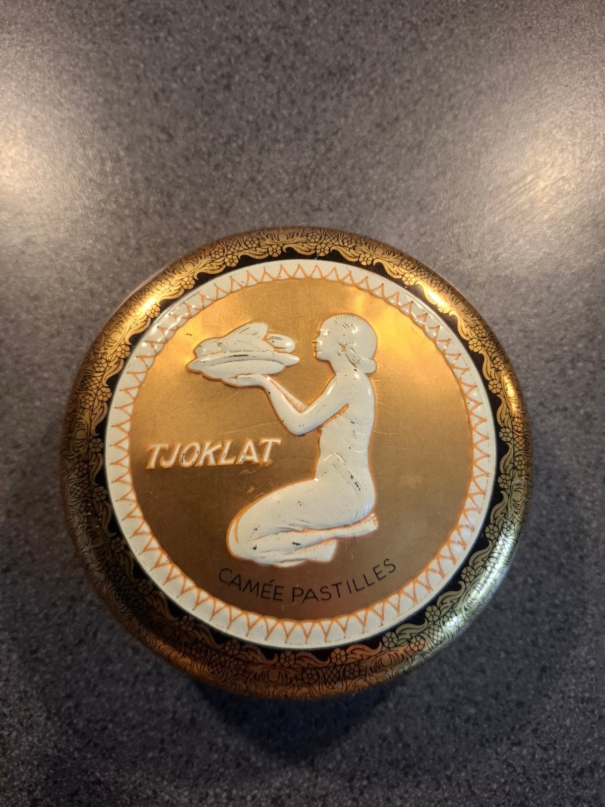 Vintage Tjoklat Camee Pastilles Blikje - 12,5 cm, Verzamelen, Blikken, Ophalen, Gebruikt, Overige, Overige merken