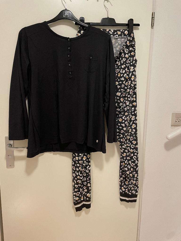 Pastunette Pyjama maat 44 grijs panterbroek, Kleding | Dames, Pyjama's, Pastunette, Ophalen of Verzenden, Zo goed als nieuw, Maat 42/44 (L)