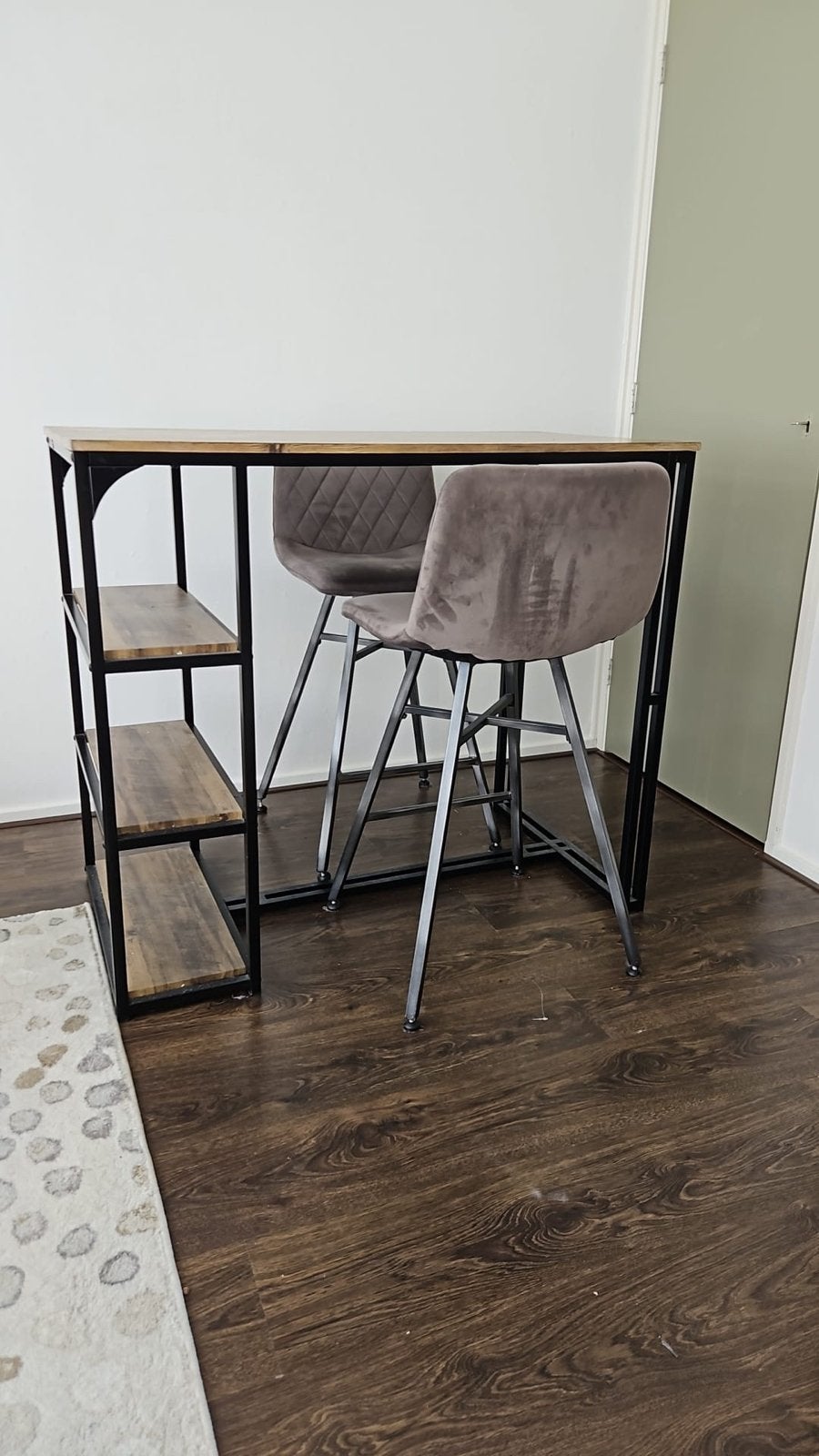 Industriële Bartafel met Opbergrek en Krukken, Ophalen, 100 tot 150 cm, Tot twee personen, Zo goed als nieuw