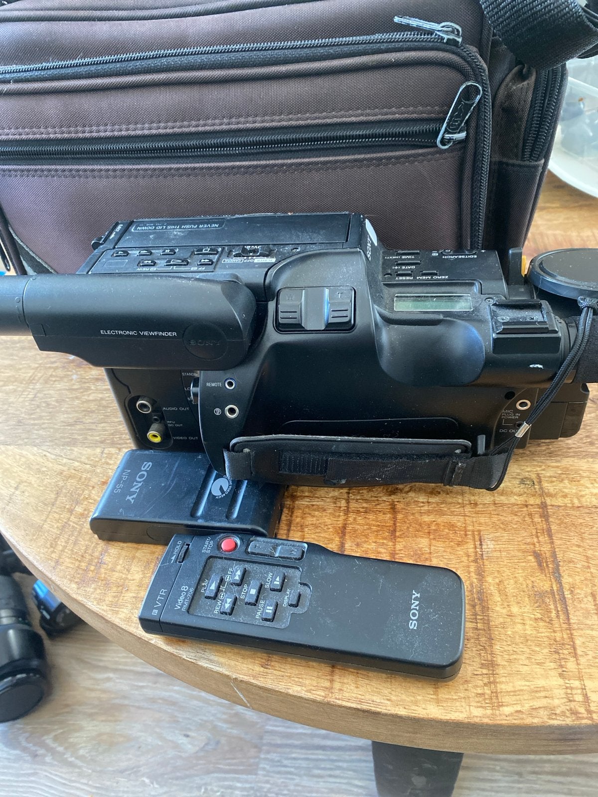 Sony Handycam Video 8 CCD-F340E met tas en afstandsbediening, Audio, Tv en Foto, Videocamera's Analoog, Camera, 8mm, Ophalen of Verzenden