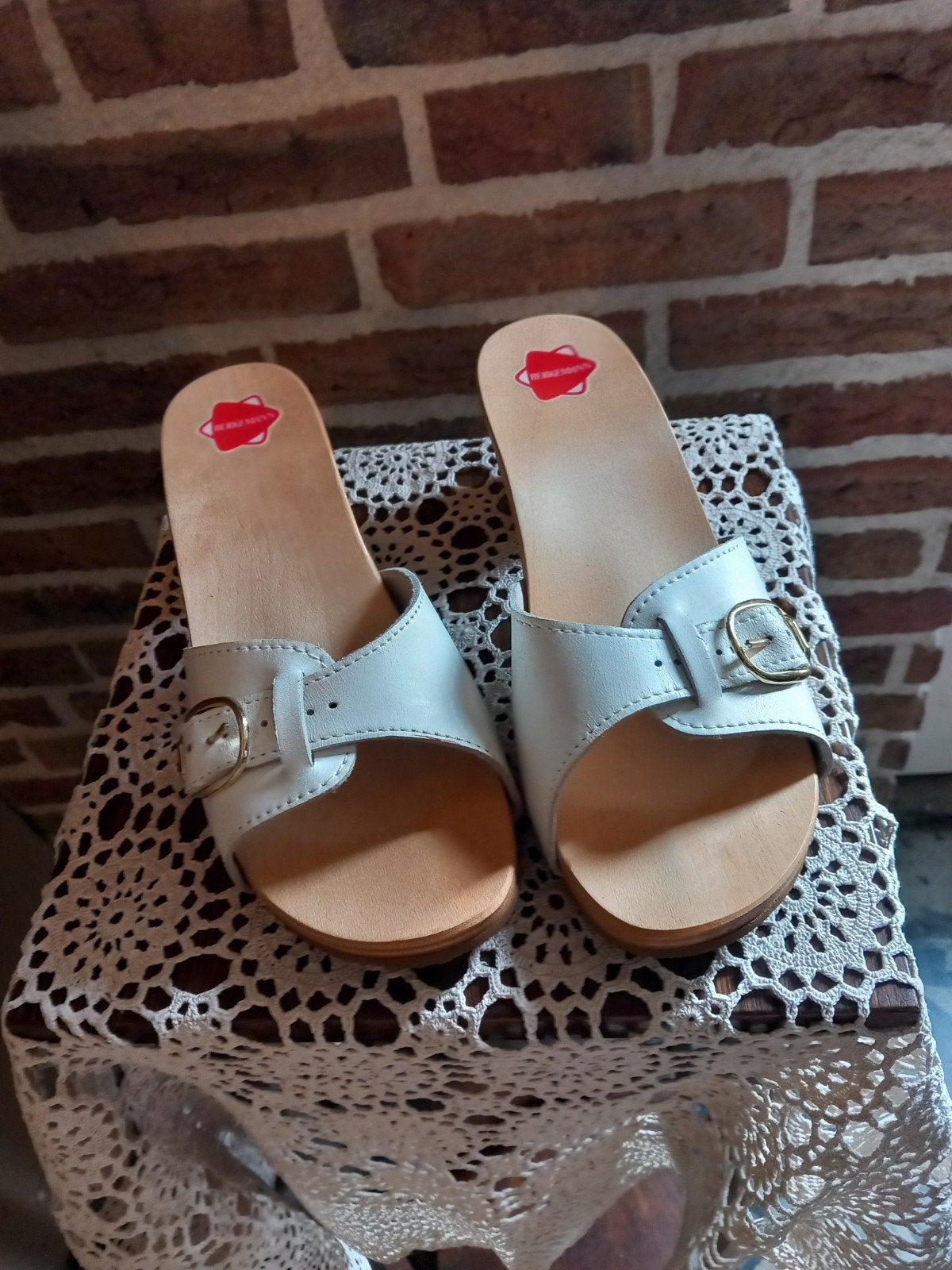 Berkenmann Slippers maat 39 met verstellen bandjes, Slippers, Berkenmann, Wit, Ophalen of Verzenden