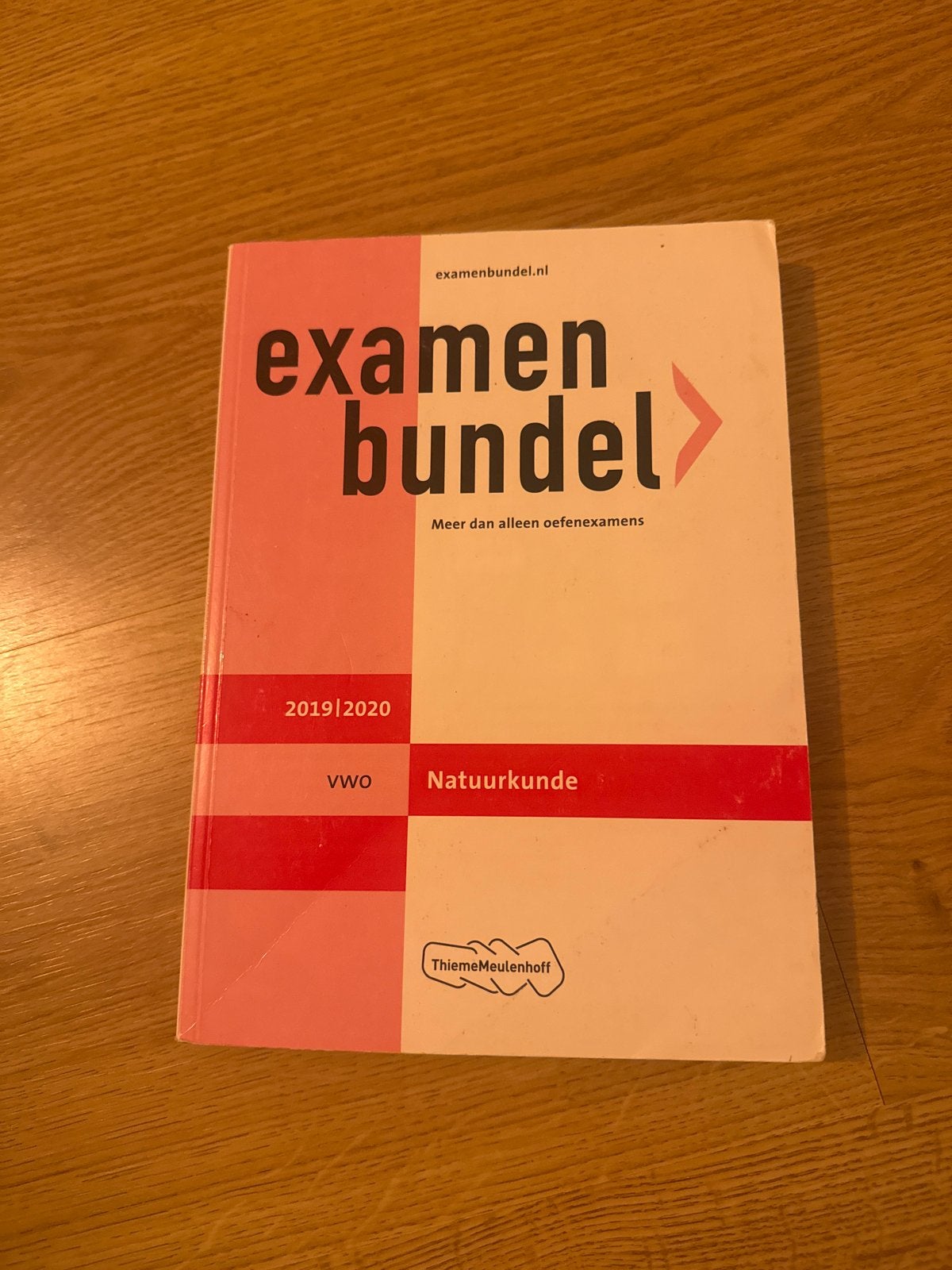 Examenbundel VWO Natuurkunde 2019/2020, Boeken, Schoolboeken, Ophalen of Verzenden, Zo goed als nieuw, VWO, Natuurkunde