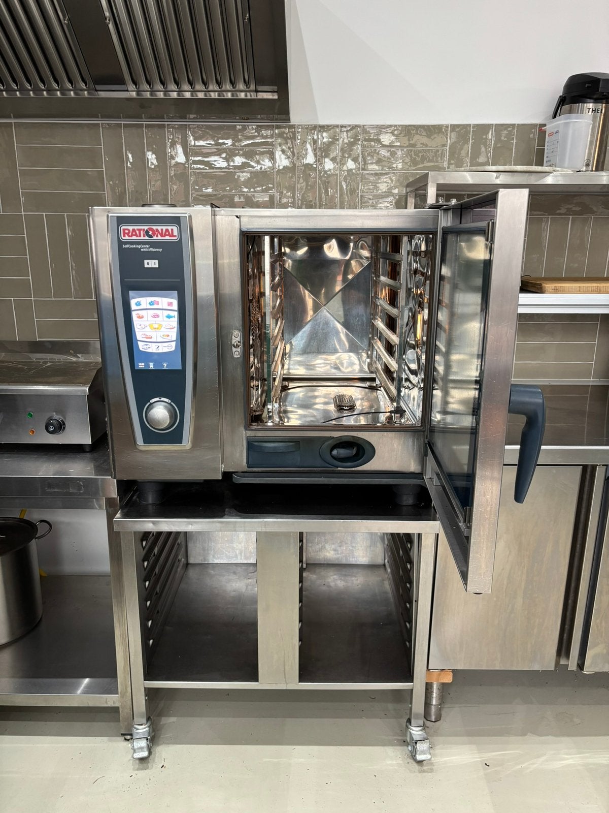 Rational Combisteamer WE61G - Gas, gereviseerd met onderstel, Ophalen, Ovens, Magnetrons en Steamers