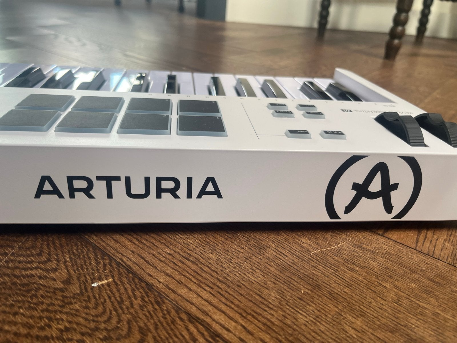 Arturia KeyLab Essential 61 MIDI Keyboard Controller, Muziek en Instrumenten, 61 toetsen, Zo goed als nieuw, Met midi-aansluiting