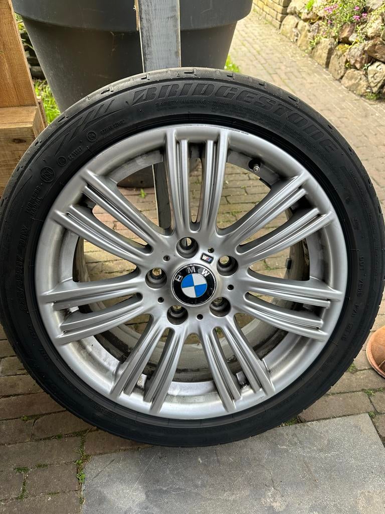 BMW 17 inch velgen (Stijl 383m) met Bridgestone zomerbanden, Auto-onderdelen, Banden en Velgen, Ophalen, Gebruikt, Banden en Velgen