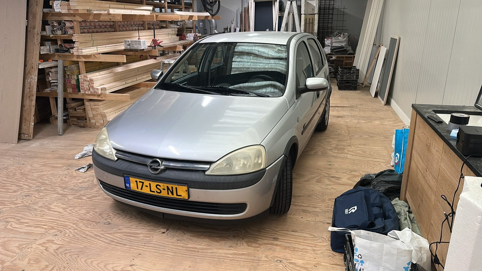 Opel Corsa 1.2 16V 5D 2003 Grijs met trekhaak, Auto's, Voorwielaandrijving, 450 kg, 74 pk, 31 €/maand