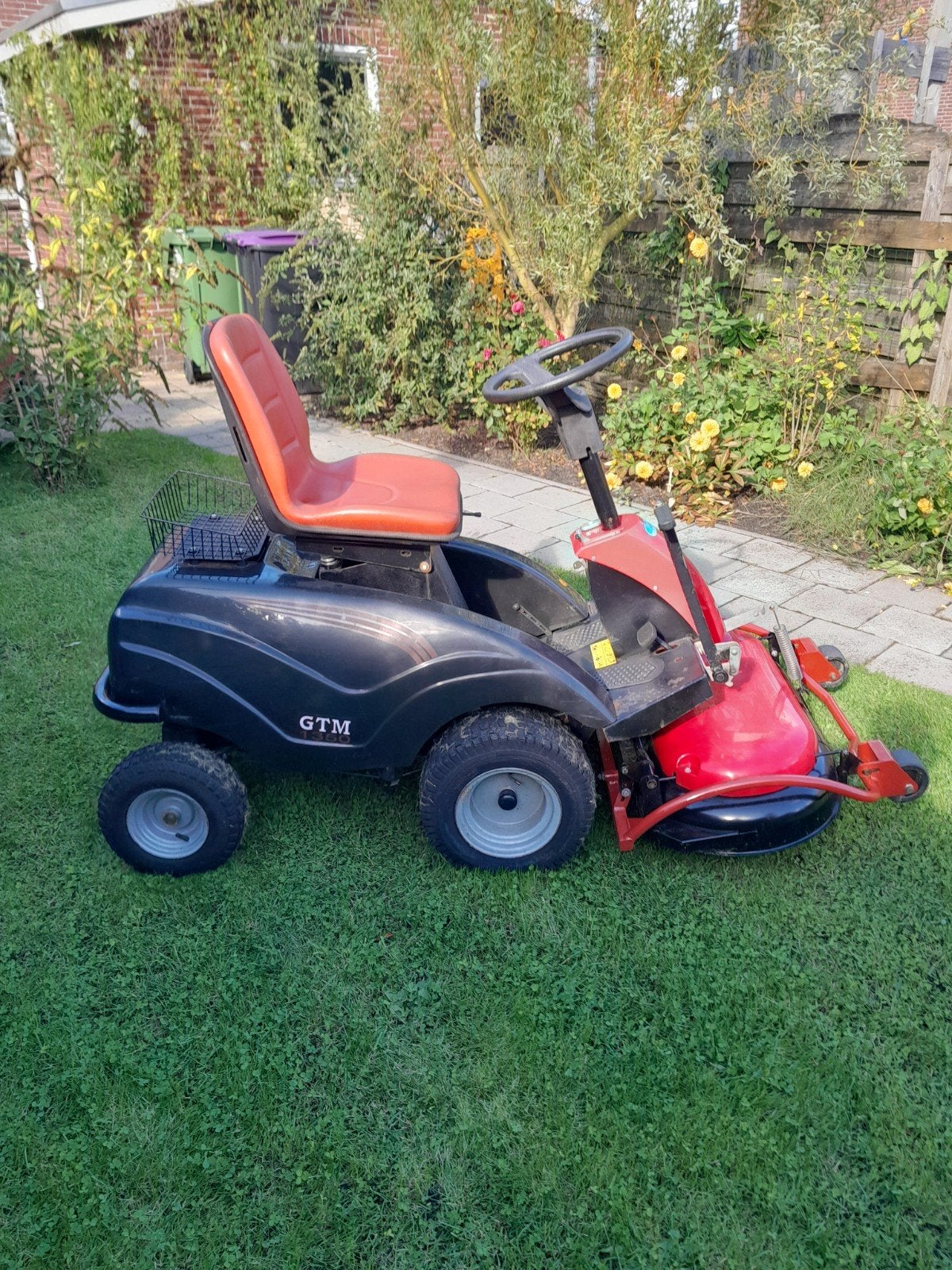 Gtm1350 (stiga) zitmaaier/frontmaaier
Hydrostatische aandrij, Ophalen, Gebruikt, Mulchfunctie, Minder dan 90 cm