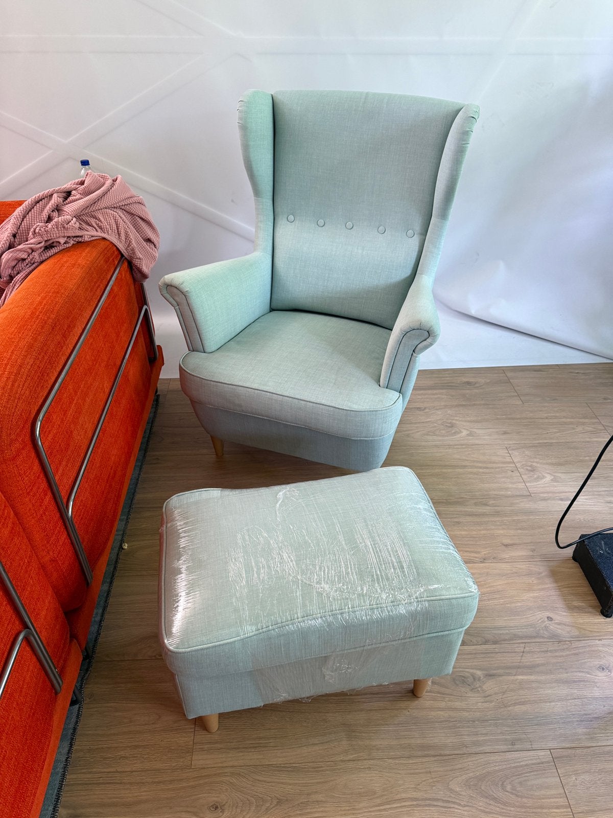 Ikea Strandmon oorfauteuil fauteuil en hocker, Huis en Inrichting, Fauteuils, Ophalen, Zo goed als nieuw, 75 tot 100 cm, 50 tot 75 cm
