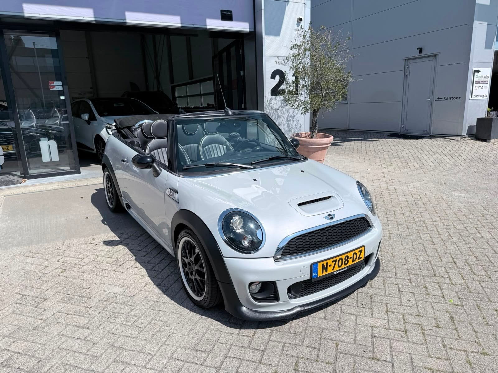 Mini Cabrio 1.6 Cooper S JCW AUTOMAAT! VOL OPTIES! INRUIL MO, Auto's, Gebruikt, Zwart, 4 cilinders, Cabriolet